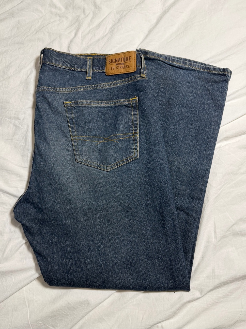 Signature Gold by Levi Strauss Men's Dark Blue Relaxed Jeans